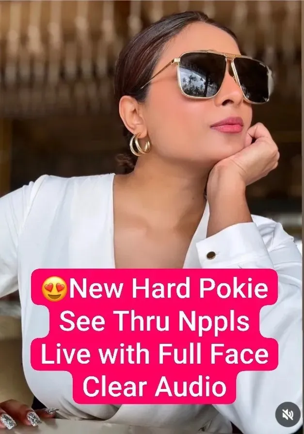 Supermodel Satarupa Pyne aka Nefertiti Hot Cleavage Show on Tango Live