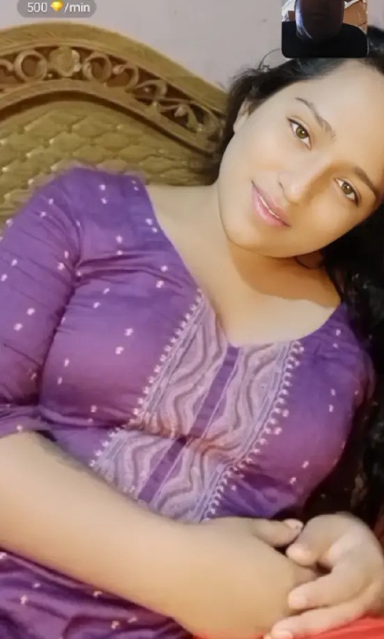 Bangla girl Adiva Roy live pussy masturbate on Chamet