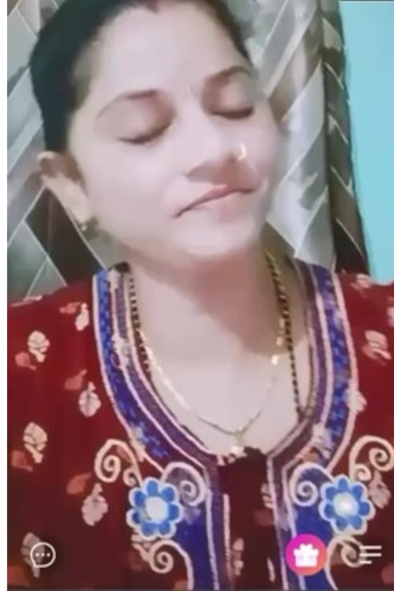 Sexy Bhabhi Hinni Spread Pussy and Ass on Chamet Live