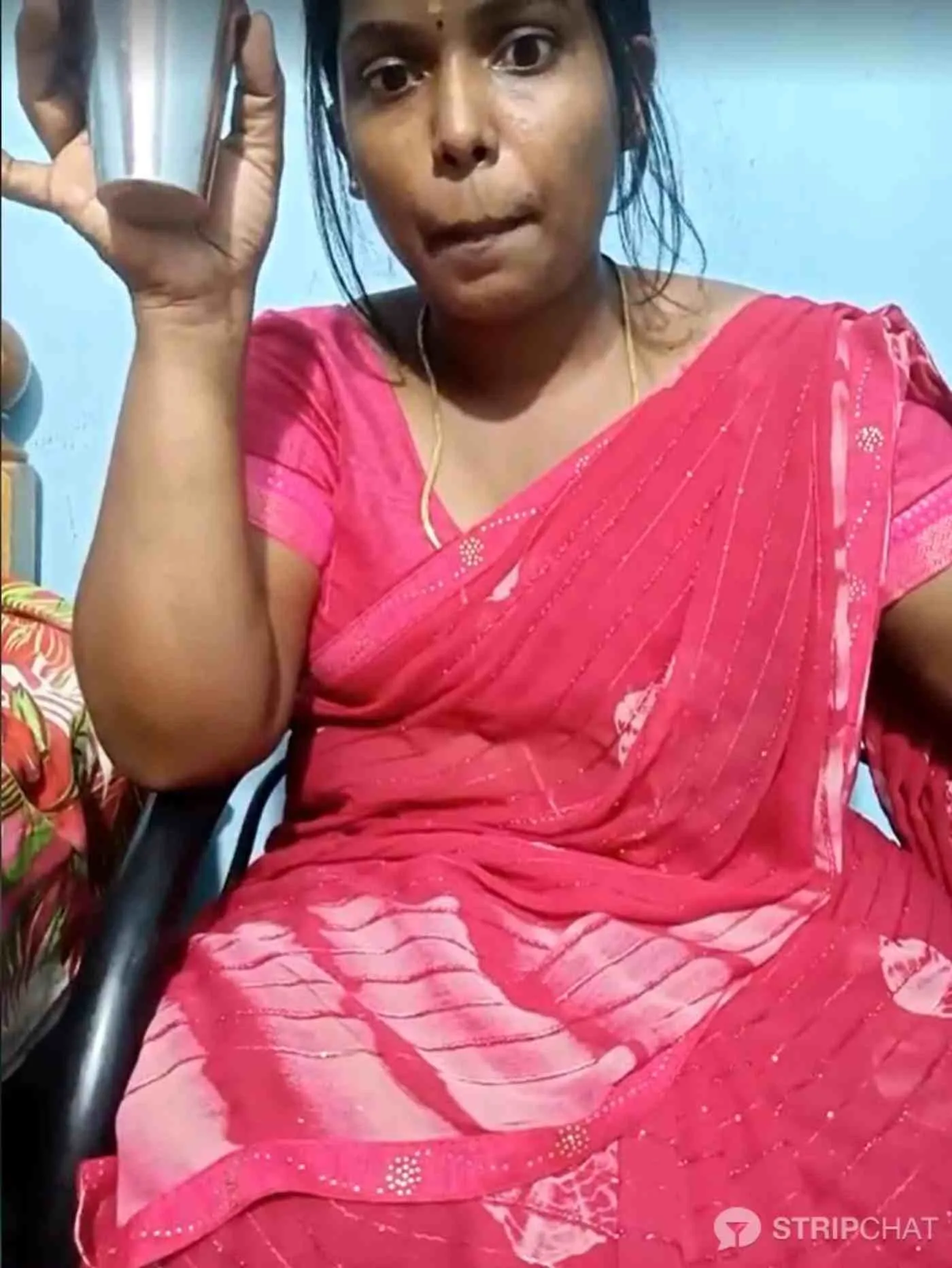 Renuma Tamil Stripchat MILF Spreading Pussy and Asshole on Live Ticket Show With Face