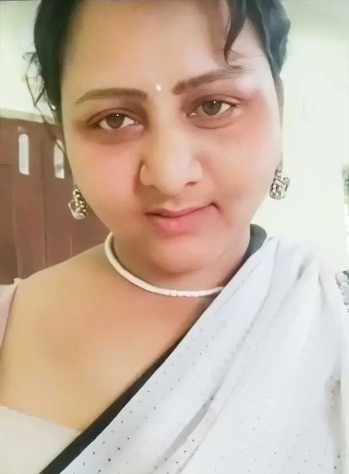 Telugu Milf Full Nude Showing Pussy on Tango 121