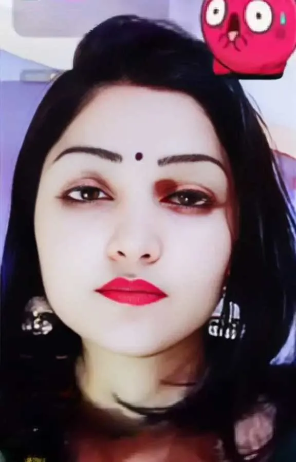 😍Beautiful Bhabhi Sunaina🔥 Nude Showing her Boobs on Chamet Live🥵💦