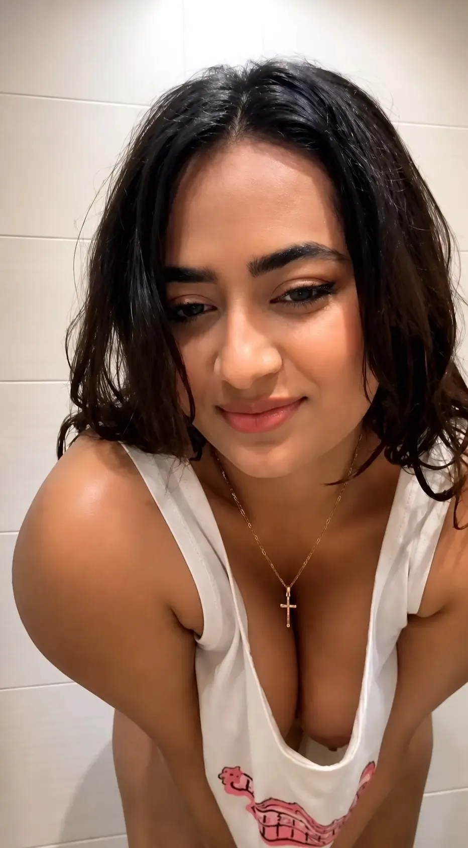 Famous Instagram Influencer Divya Mistry Finally Bends Over and Shows Her Perfect Boobs for the First Time