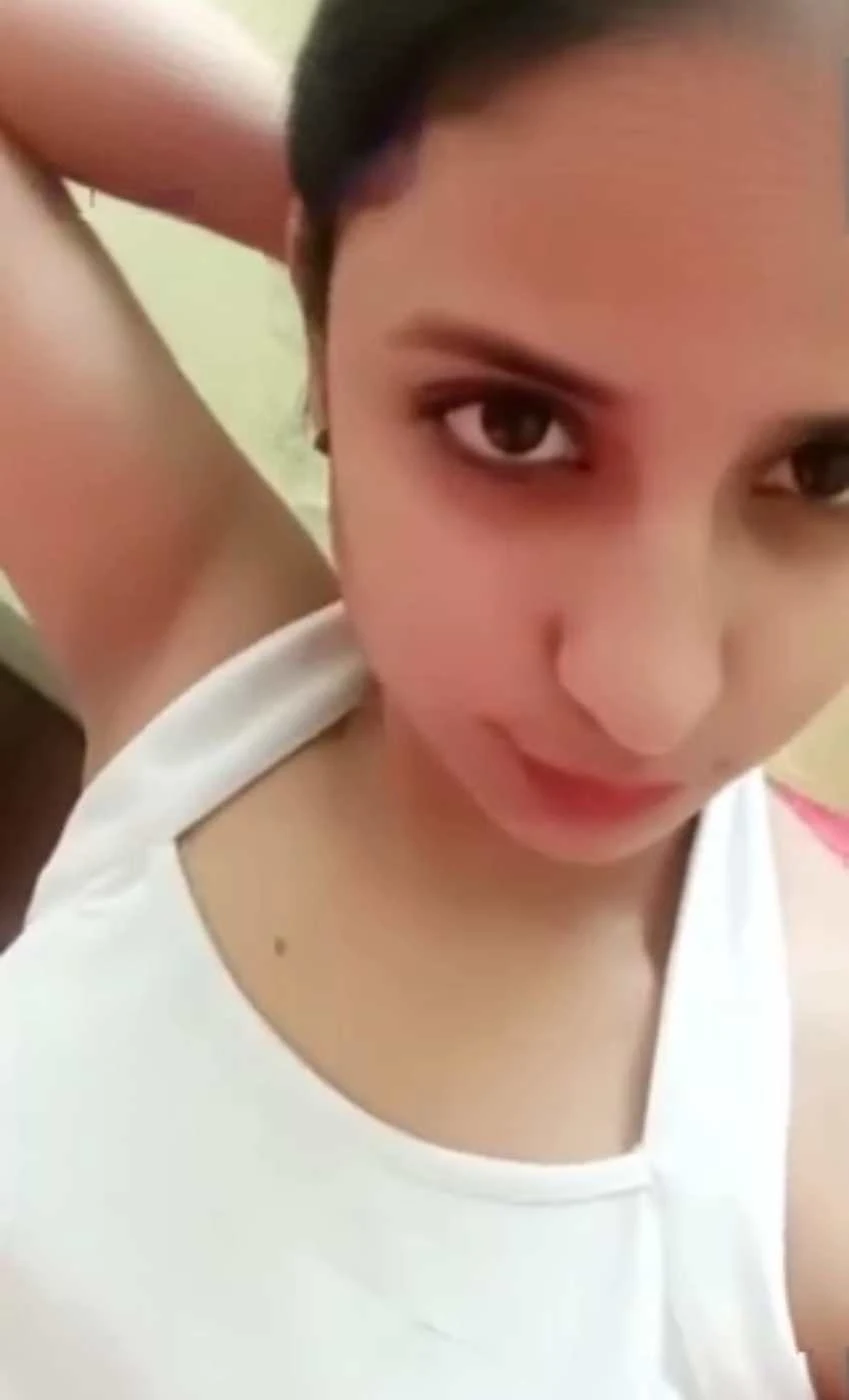 😍Princess Chamet 121 Nude with Face Playing with Boobs and Peeking her Hairy Pussy💦🥵
