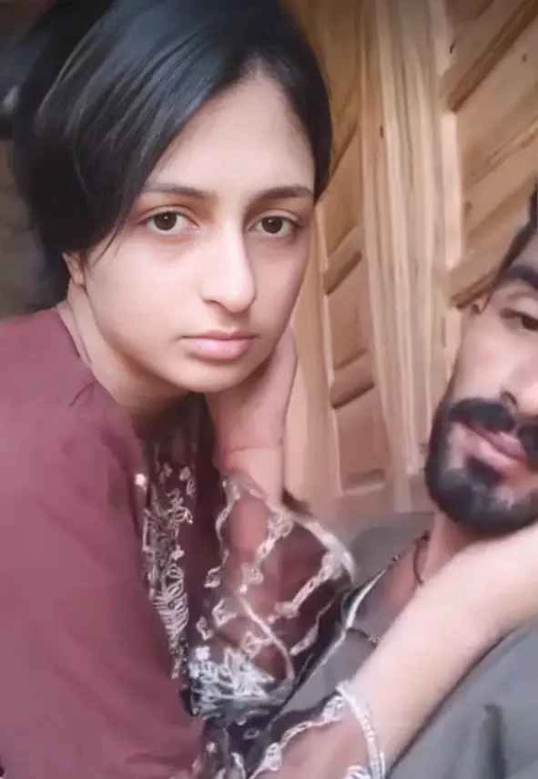 Extremely Cute Innocent Face Girl Showing Boobs Pussy Fingered by Boyfriend Hindi Talking Don't Miss