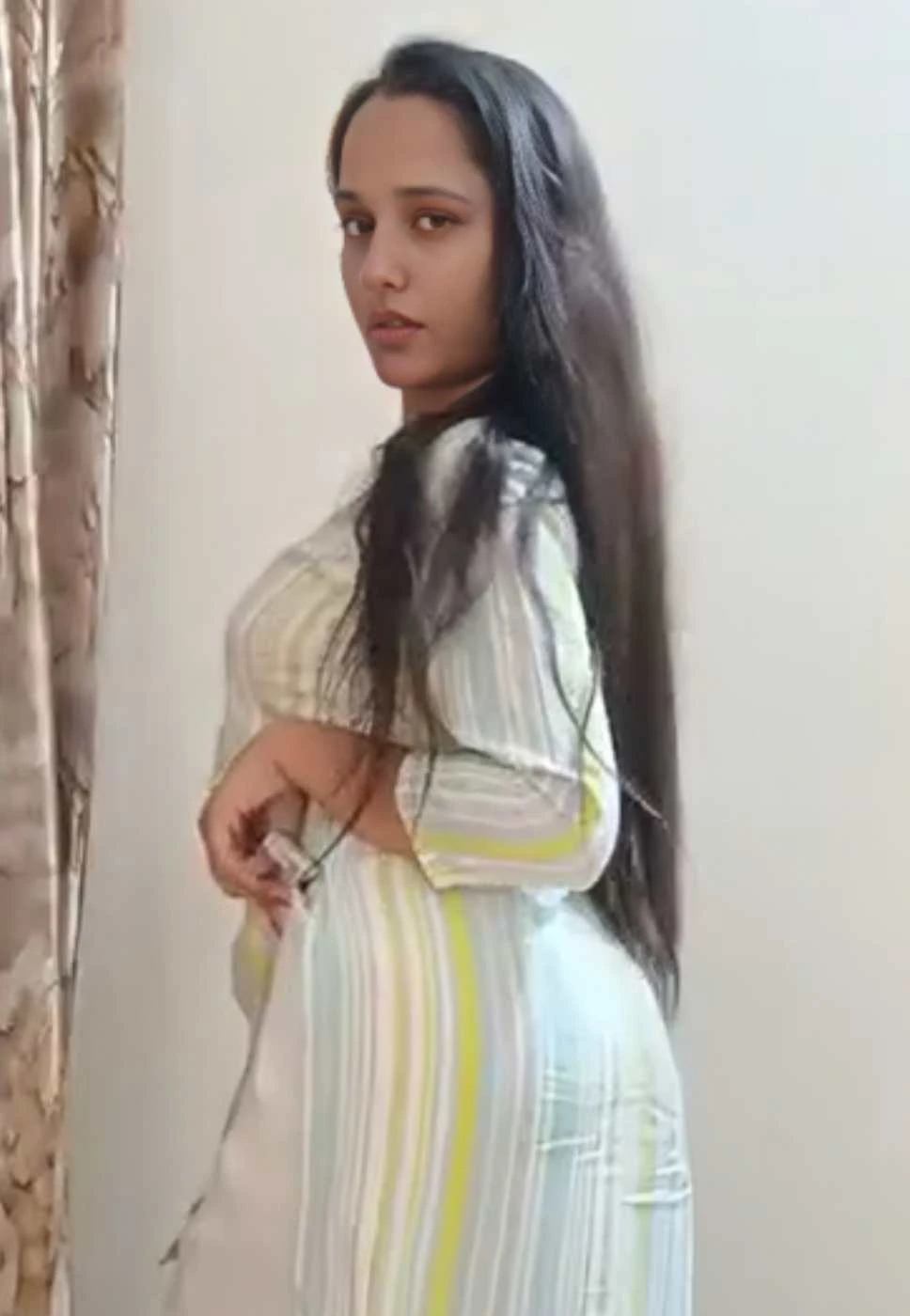 Stripchat Hot Modle Aalia Bhatt Nude Boobs Ass Teasing & Saved Pussy Fingering