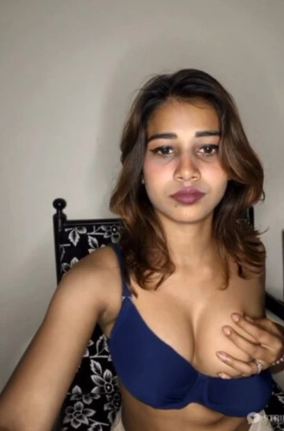 Super Sexy and Beautiful Face Stripchat Modle Hot Tight Boobs Show and Pressing Full Video Visible Tits