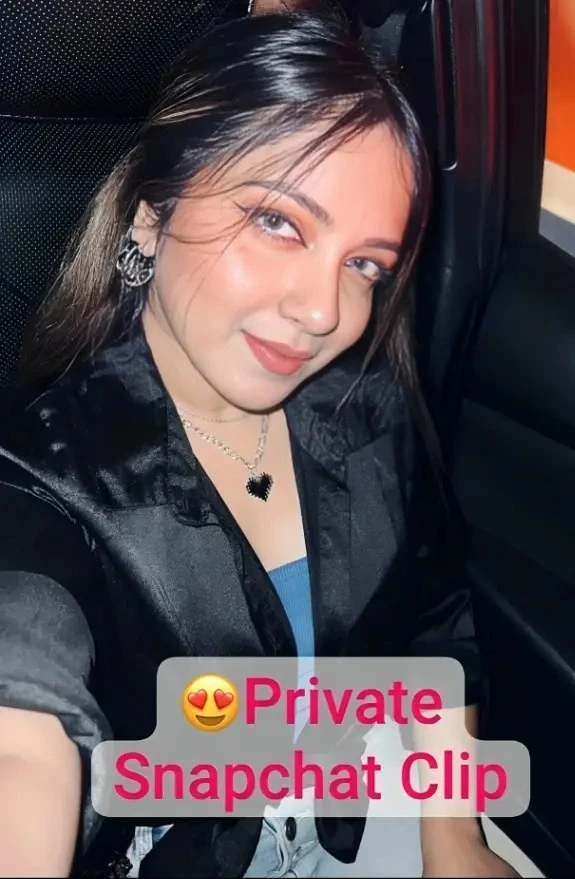 ❤️Extremely Beautiful Cute Desi Busty Insta Girl Latest Private Snapchat Video Stripping Showing Pressing her Huge Boobs & Licking with Full Face📸💦!! Don't Miss🥵💥
