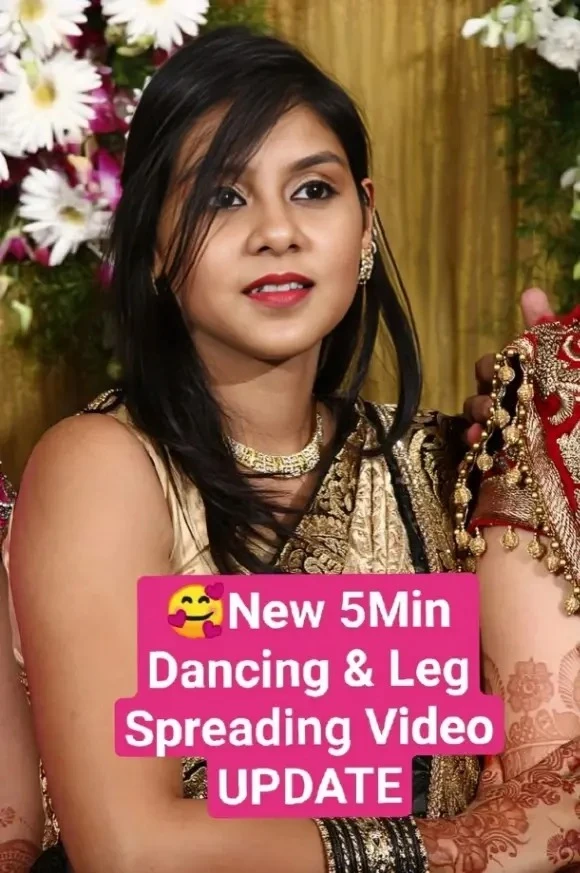 🥵Extremely Gorgeous Desi Girl New 5Min+ VideoCall Dancing Full NUDE & Spreading her Legs for Long Distance Boyfriend💦!! Don't Miss🥵🔥